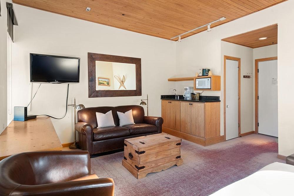 Independence Square Unit 313, Downtown Hotel Room In Aspen With Rooftop Hot Tub Exterior photo